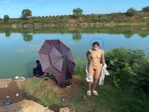 Em người yêu ra hồ cá phô dâm kệ các cần thủ